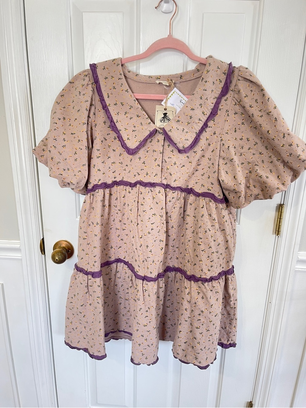 Easel Boutique Beige Medium Dress Purple Floral Peter Pan Collar NWT Cotton
